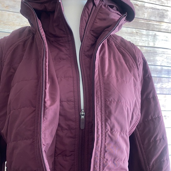 Excellent New Condition LuLuLemon Another Mile Jacket - Picture 7 of 11